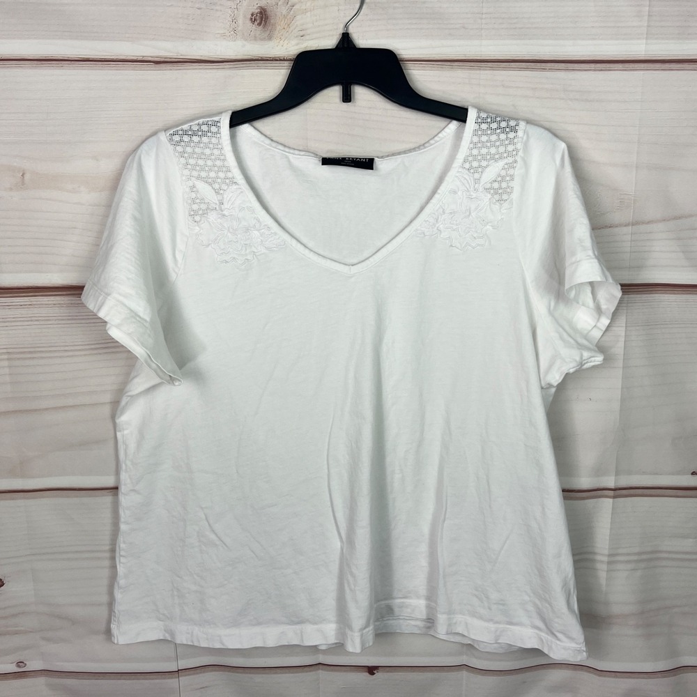 Lane Bryant Top Womens 18 20 White V-Neck T-Shirt Cotton Lace Trim Embroidered